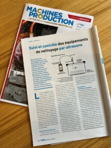 Un magazine (Machines Production) est ouvert à la page concernant le nettoyage par Ultrasons